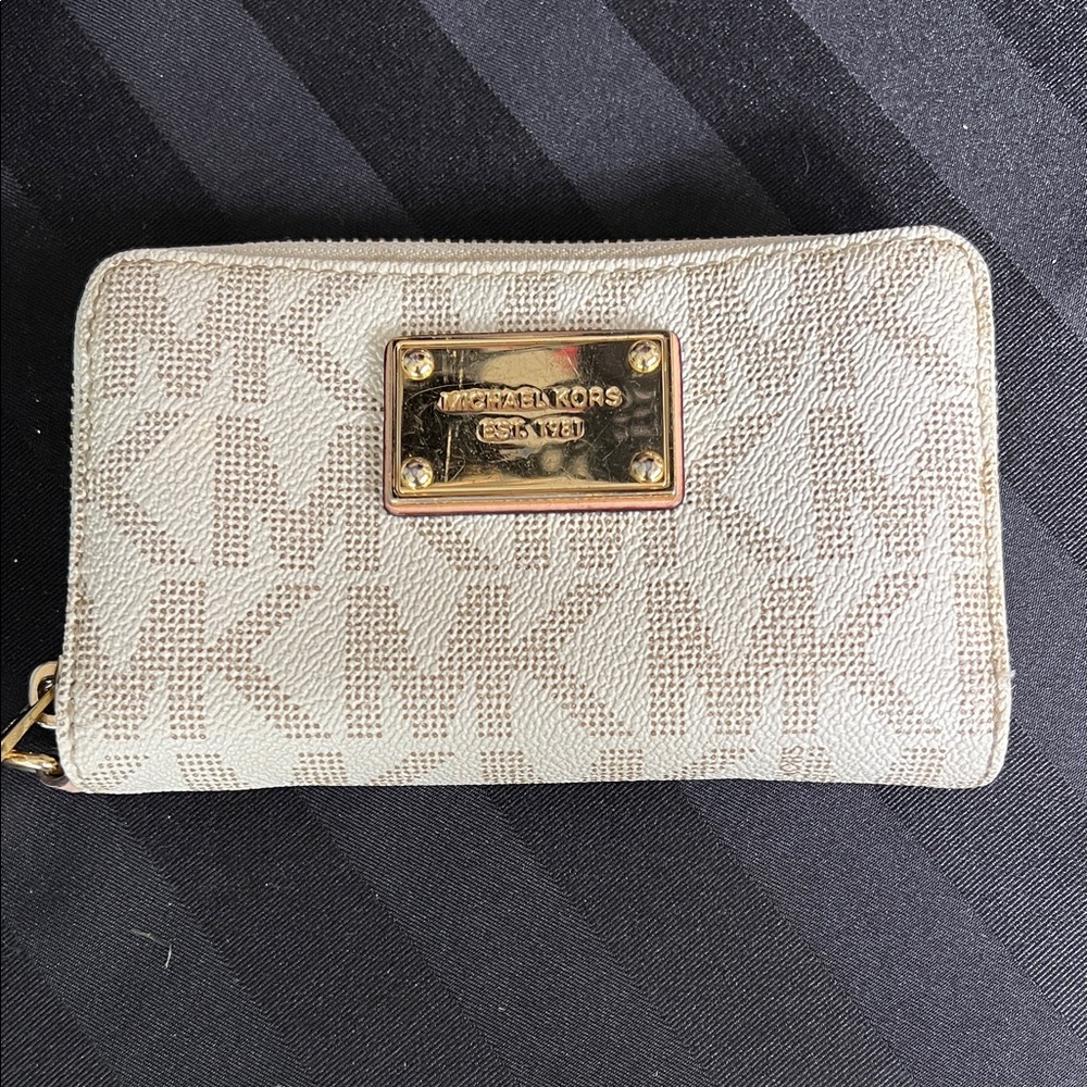 Michael Kors Beige Logo Wallet